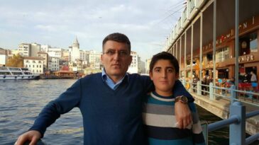 DUR GİTME KARA GÖZLÜM ….